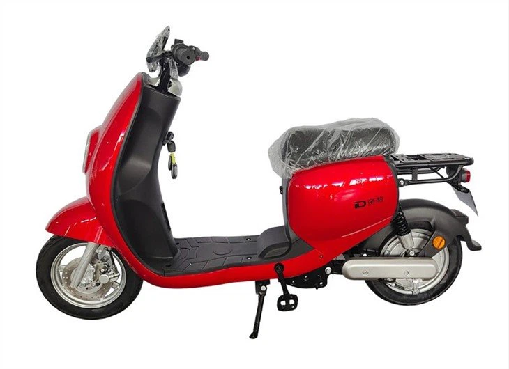 Large Capacity Battery Electric Scooter